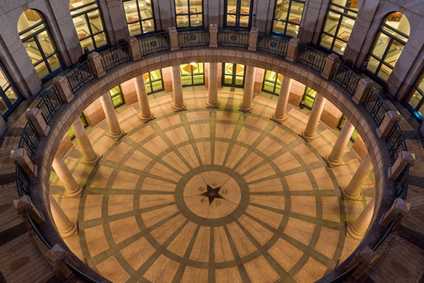 Image of the Texas Capiol bulding in Austin, TX